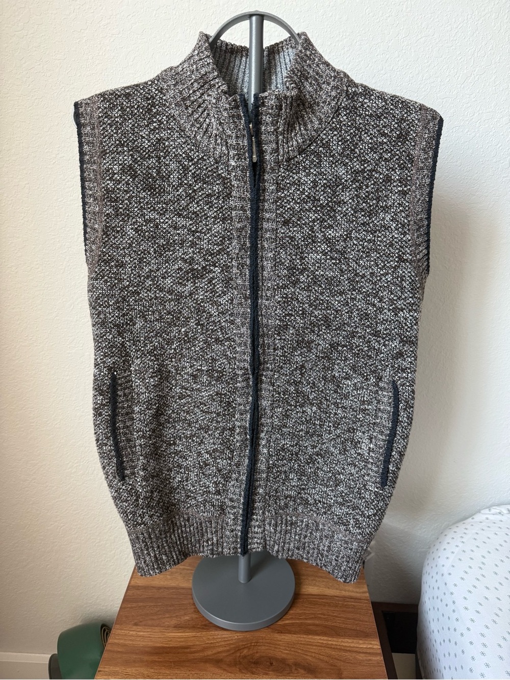 Men's Zip-Front Sleeveless Sweater Vest in Heather Gray